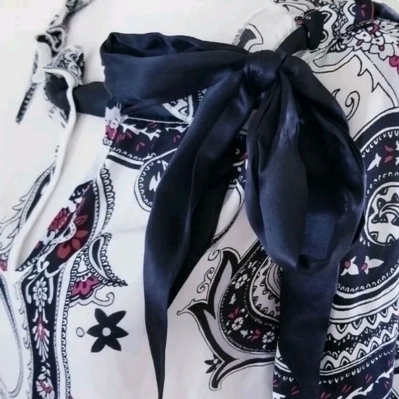 WHITE HOUSE BLACK MARKET TIE SHOULDER 100% SILK BLOUSE SZ S - Picture 5 of 9